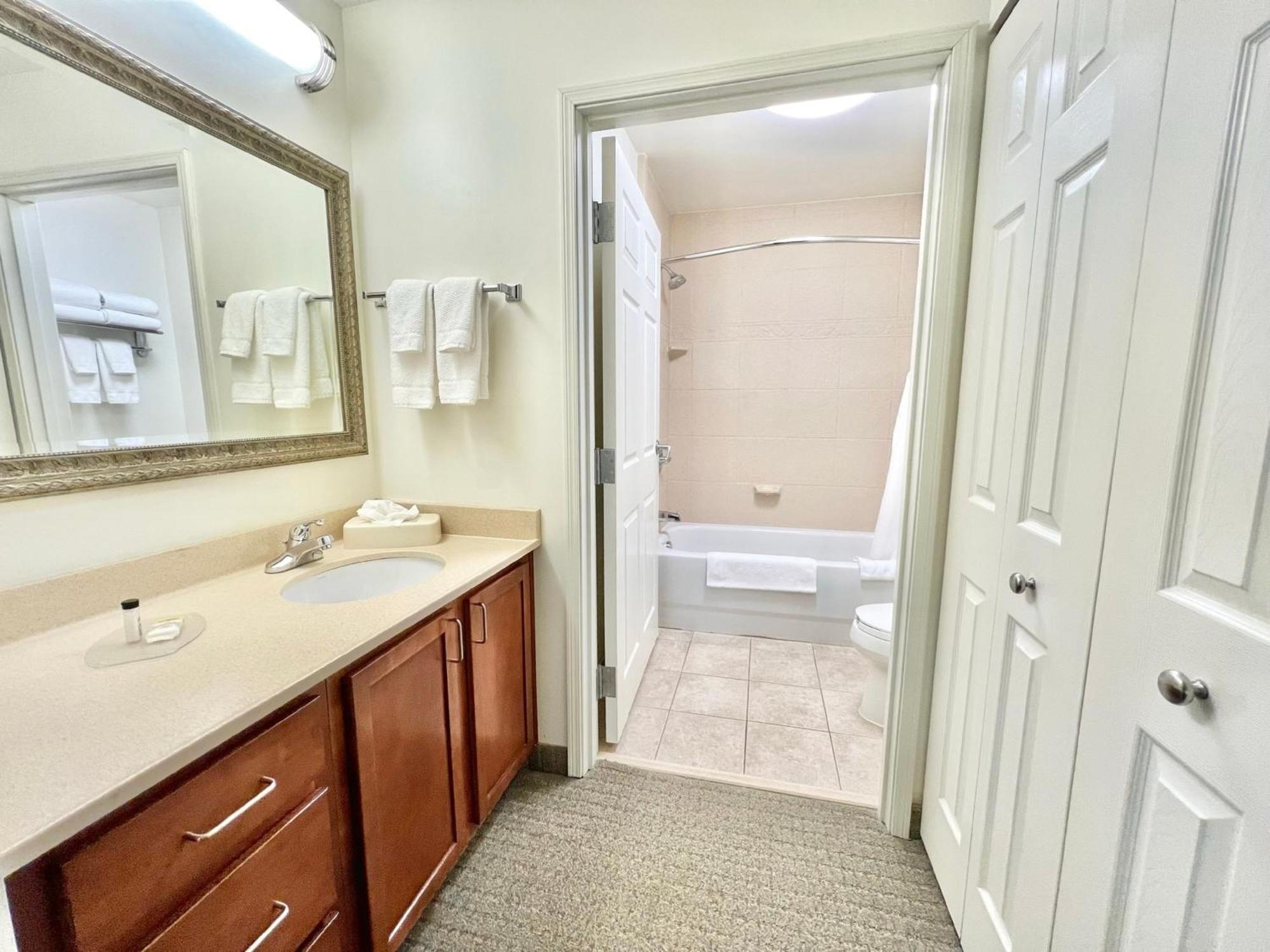 Staybridge Suites Detroit-Novi By Ihg Экстерьер фото